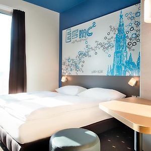 Pokój z łóżkiem king-size